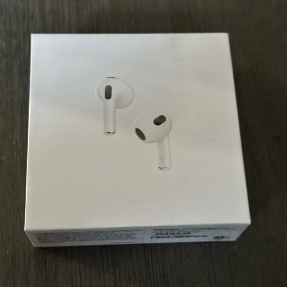 Air pods 3rd generation - Picture 1 of 5